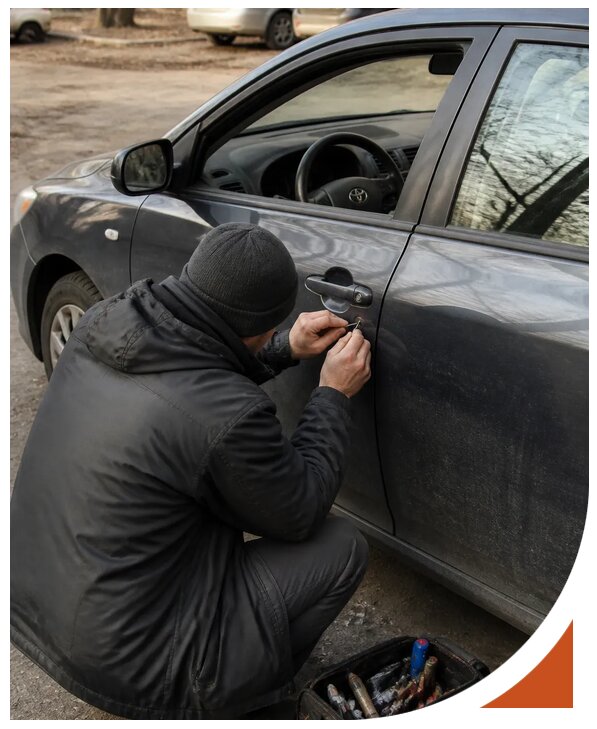 Профессиональное вскрытие автомобиля Тойота без повреждений в Подольске